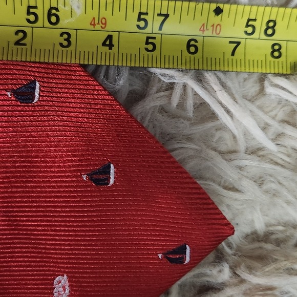 Brooks Brothers Red Tie With Blue Sail Boats 100% Silk Men's Necktie 57" - Picture 4 of 7